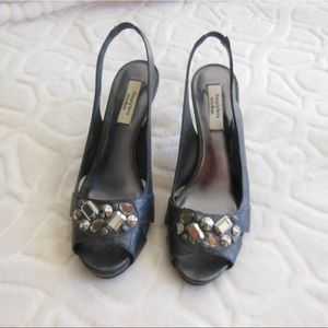 Simply Vera Wang Grey Slingbacks